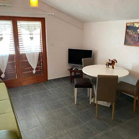 Misho Apartment *